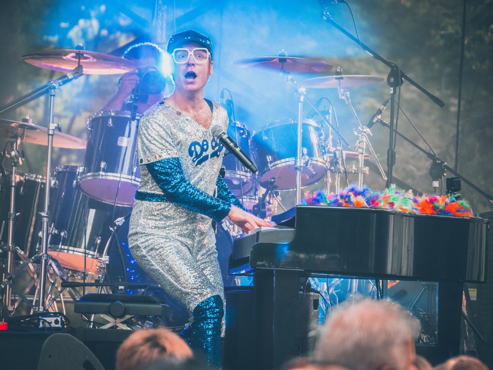 Young Elton — live performance photograph 3