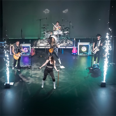 Nothing But A Good Time — live performance photograph 3