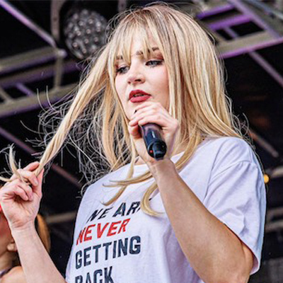 Shake It Off Stage (with Band)
